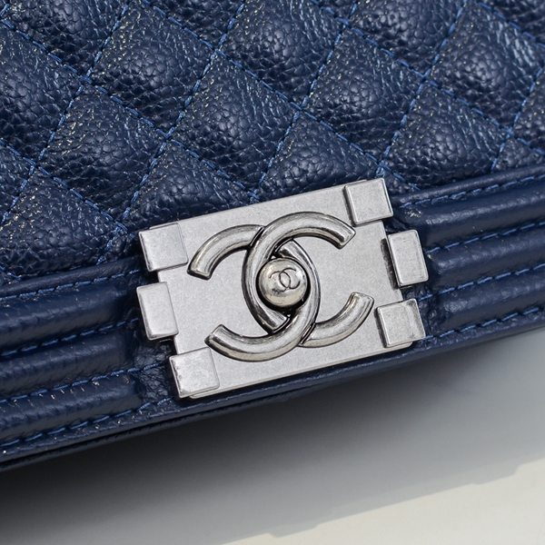 シャネルバッグ素材ディテール